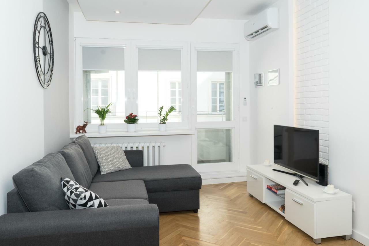 Old Town Grand Theatre Apartment 2 วอร์ซอ ภายนอก รูปภาพ